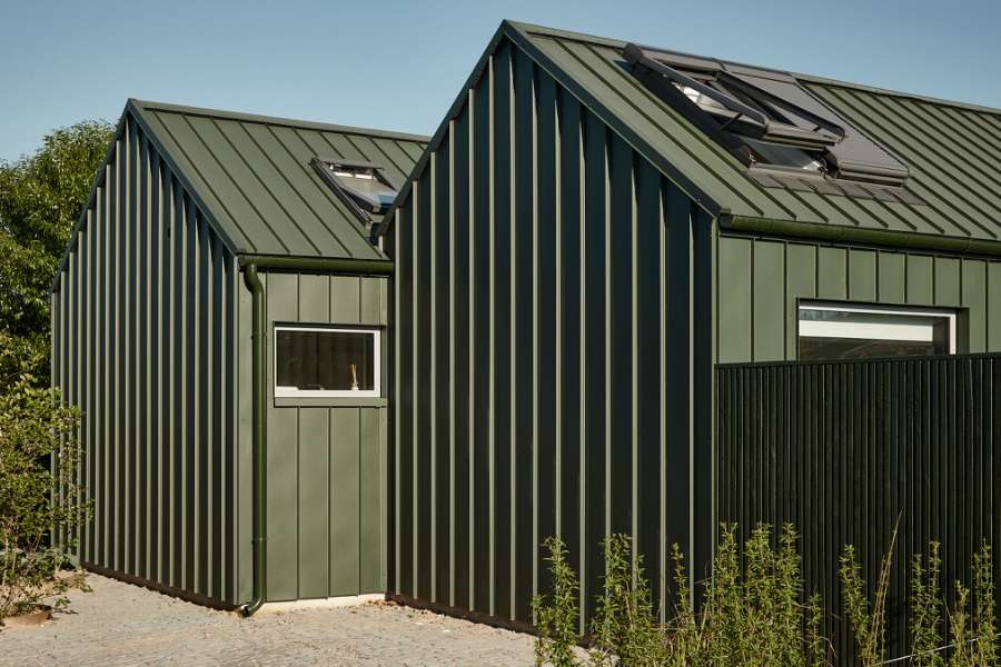 For KATTEN da, for et flot kolonihavehus beklædt med stålprofiler, Gladsaxe Møllevej 75, 2860 Søborg